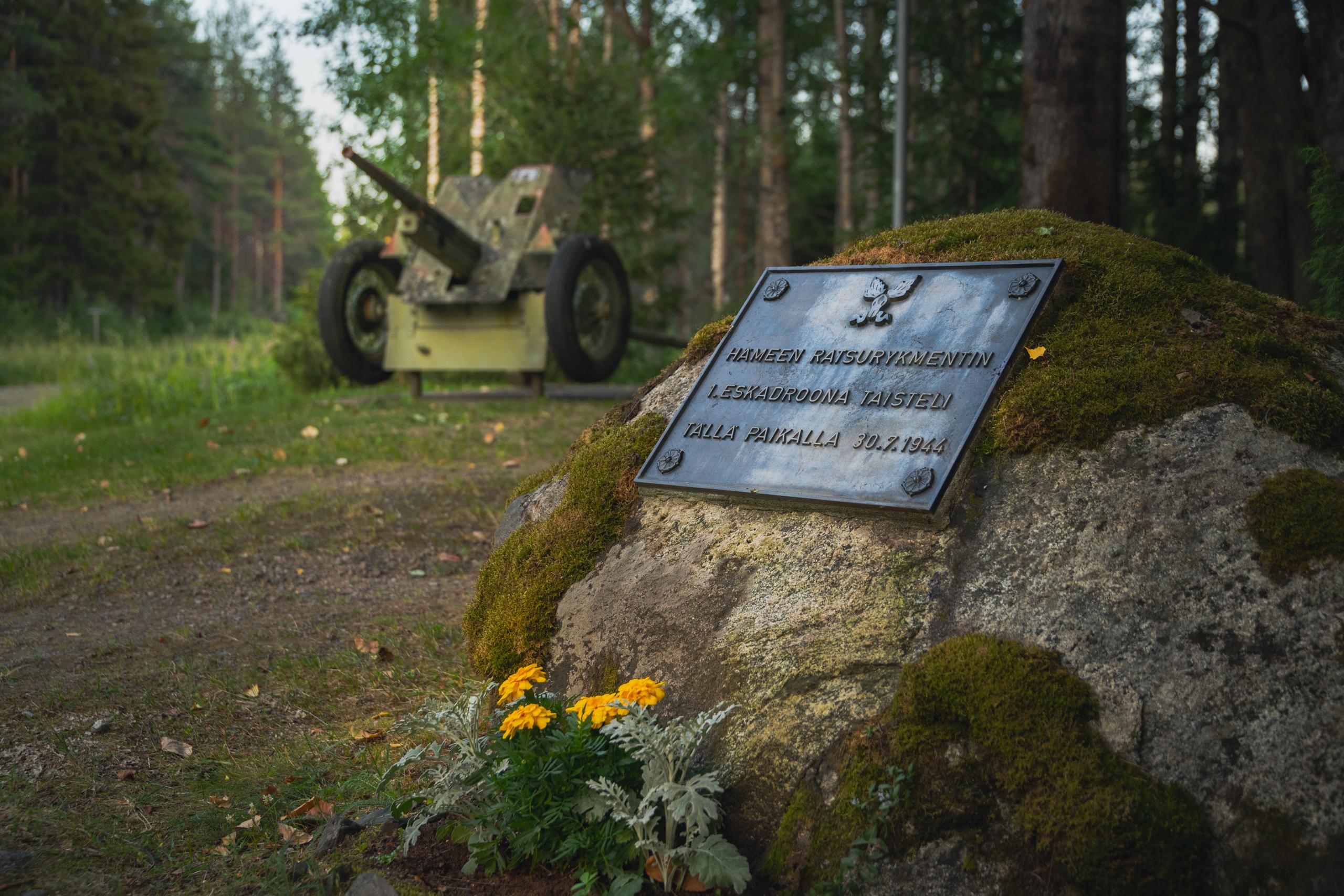Sikrenvaara - Kiukoisten taistelun muistolaatta