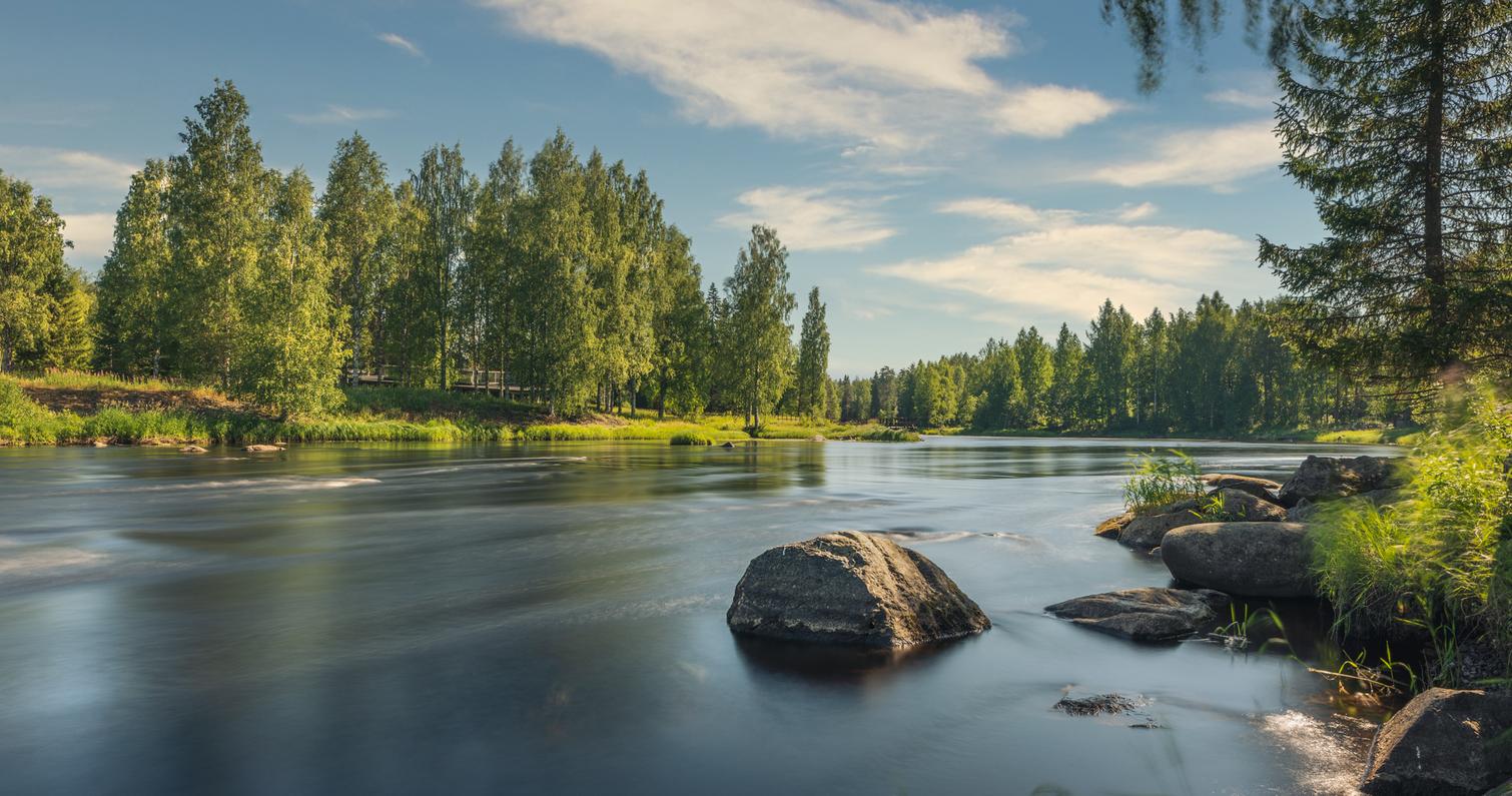 Fluss Koitajoki in Ilomantsi, Finnland.