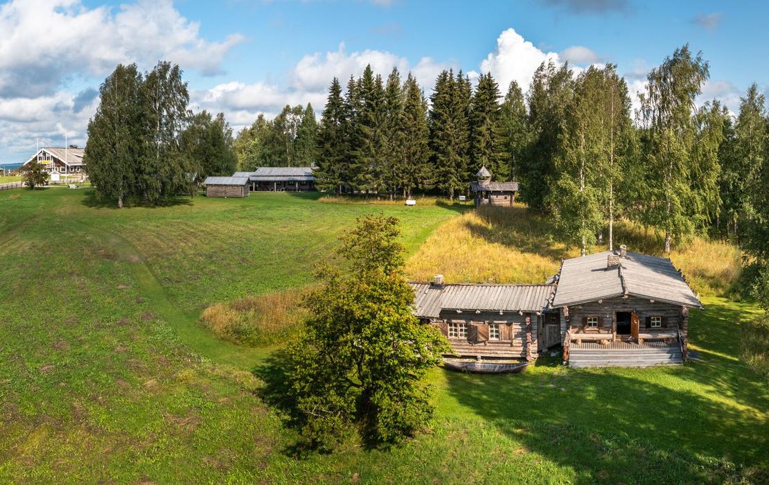 Parppeinvaaran maisemaa ja Rukapirtti ulkoa