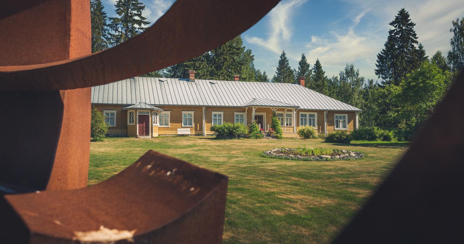 The main building of the M&ouml;hk&ouml; ironworks is now a museum.
