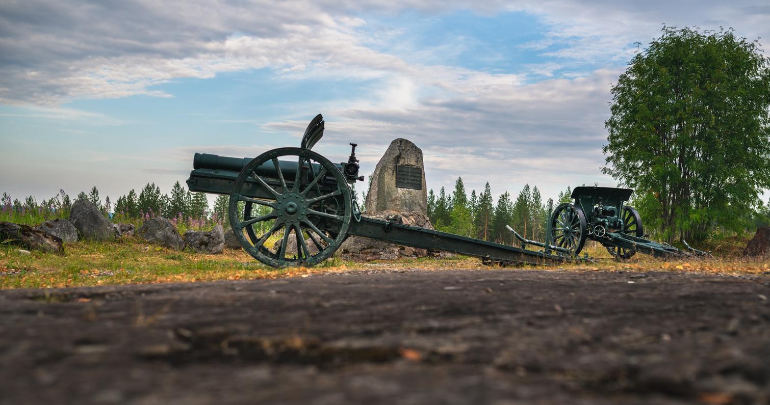 122-Millimeter-Putilow-Haubitzen in Palovaara Gedenkenstätte Ilomantsi, Finnland.